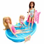 Comprar Barbie - muñeca y accesorios - caja de muñecas rubia con piscina