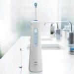 Comprar Hilo dental oral-b - aquacare 4 - tecnología oxyjet - 2 tipos de chorros - 2 intensidades ajustables