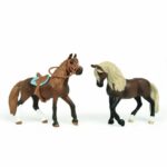 2 figuras de caballos