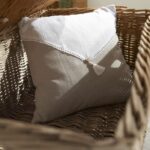 Comprar Cojín - hoy - charme - slub x chambray x pompon berenice - 40 x 40 cm