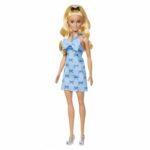 Comprar Barbie - muñeca barbie fashionistas con vestido azul bebé sin espalda y lazo - barbie - hyt93