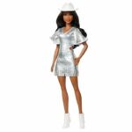 Comprar Barbie - muñeca barbie fashionistas con vestido plateado y sombrero de vaquero - barbie - hyt95
