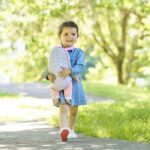 Comprar Portabebés - corolle - floral - para muñecas de 36/42 cm - a partir de 3 años - ajustable