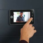 Comprar Yale digital peephole photo / video recorder - 4.3 pantalla lcd - para puerta - grosor 38-110 mm
